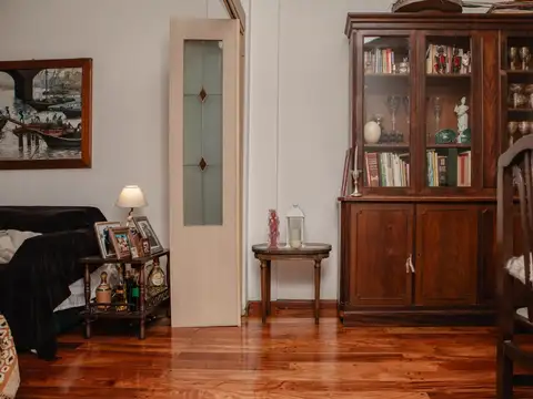Venta 4 ambientes en Barrio Norte con balcón a la calle