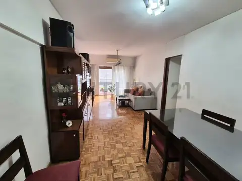 VENTA DEPARTAMENTO 4 AMBIEMTES EN ALMAGRO CON BALCON Y COCHERA - APTO CREDITO