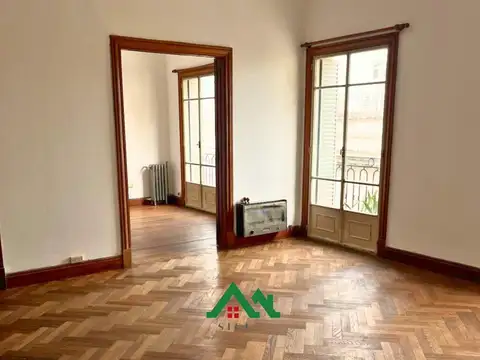 Departamento en venta en el centro 3 dormitorios, con balcón y desocupado APTO CRÉDITO