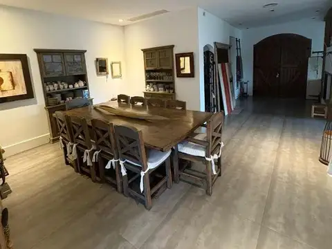 Venta excelente casa en B°Cdo Bs As Village
