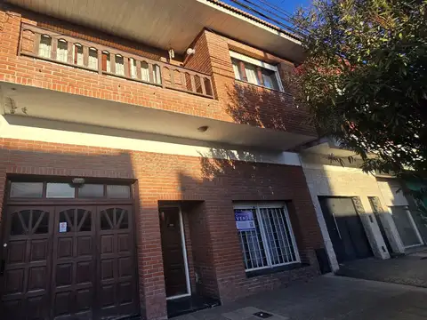 Venta Casa 5 Ambientes Quincho Parrilla Garage Apto Credito