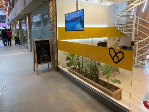 Local COMERCIAL a la VENTA  en calle Palacios 100