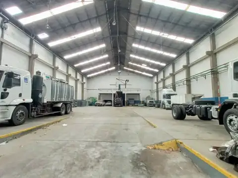 EXCELENTE GALPON - 1350M2 - AVELLANEDA C/TRIFÁSICA