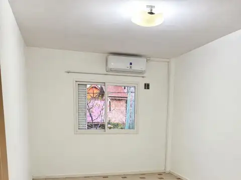 Departamento de 3 Ambientes con Excelente Conectividad - 1° Piso por Escalera