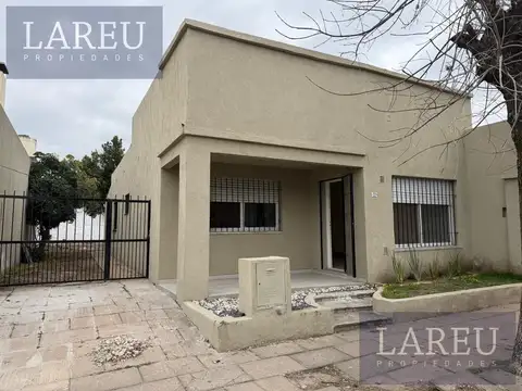 Casa en Calle Lorenzo Lopez - Pilar Centro