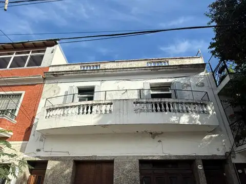 Venta de Departamento TIPO CASA de 3 AMBIENTES CON COCHERA en Villa Santa Rita, Capital Federal