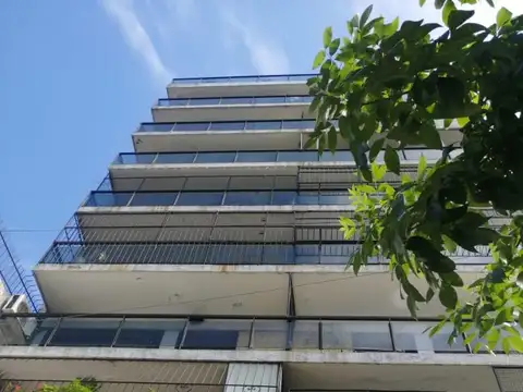 Impecable departamento de 3 ambientes al frente con balcon