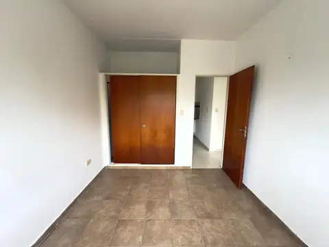 Departamento en Venta en Villa Elvira, USD 45.000