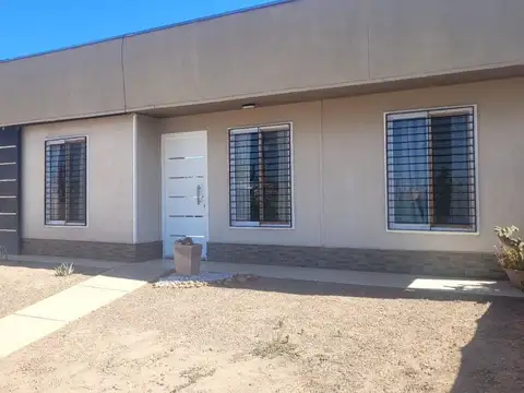 VENTA CASA 3 HABITACIONES EN CALLE URQUIZA- MAIPU