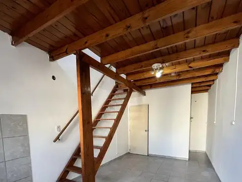 Depto Tipo Casa en Alquiler de 2 ambientes