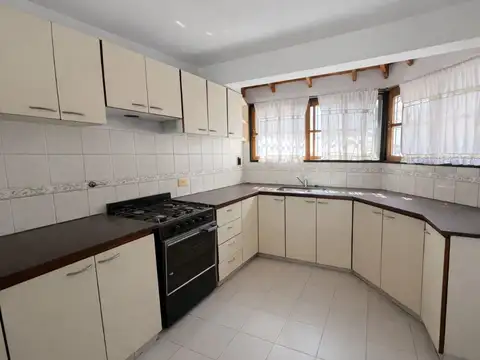 VENTA DÚPLEX 4 AMB AL FRENTE C/ COCHERA SAN MARTIN