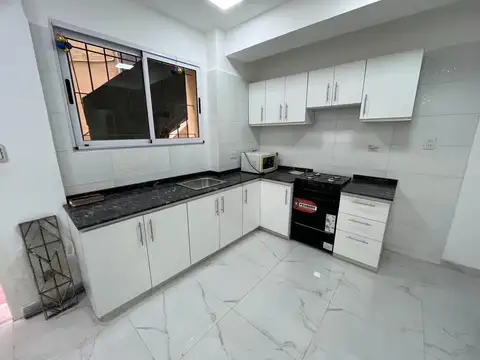 Depto Tipo Casa en Venta en San Nicolás, USD 97.000