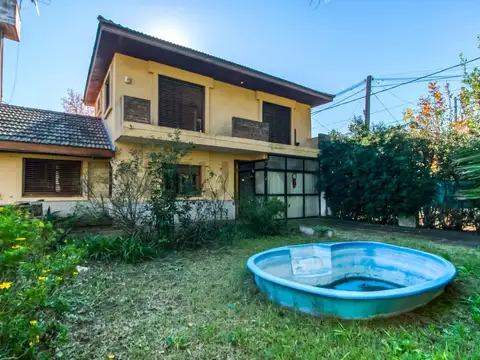 Casa en venta 3 dormitorios en City Bell 459 y 21d