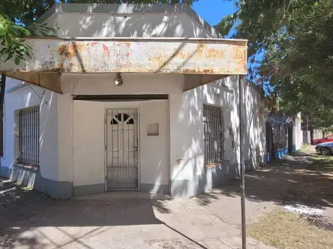 Casa 5 ambientes con 4 baños