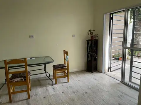 Depto Tipo Casa en Alquiler en Jose Marmol, $ 550.000