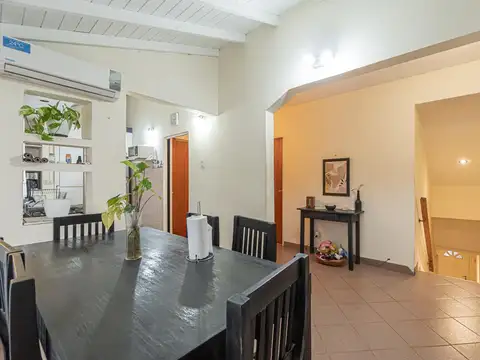 PH EN VENTA, 3 AMBIENTES, AL FRENTE, BALCON, ENTRADA INDEPENDIENTE         te 3 ambientes balcon