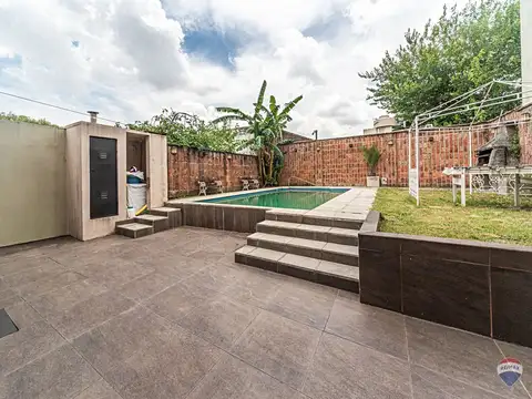 Casa 4 ambientes con 4 baños