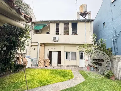 Casa con jardín en Olivos, ideal 2 familias