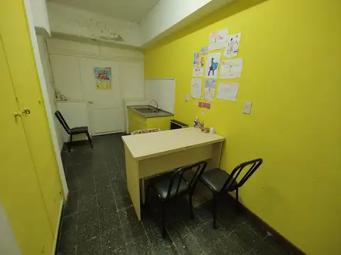 Casa 11 ambientes con 3 baños