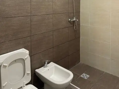 Departamento en Alquiler en Alto Alberdi, $ 600.000