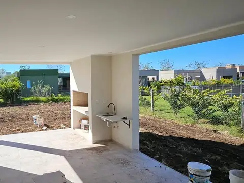 MMC. Increible casa inteligente en obra en Santa Elisa, PDE