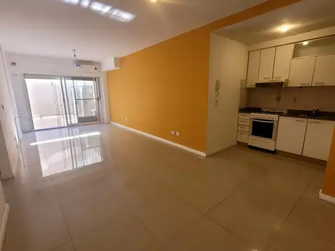 Dpto 2 ambientes con PATIO