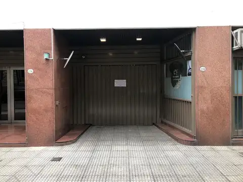Cochera fija en Recoleta, seguridad 24hs