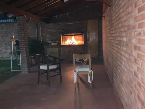 Casa en Venta con 3 cocheras
