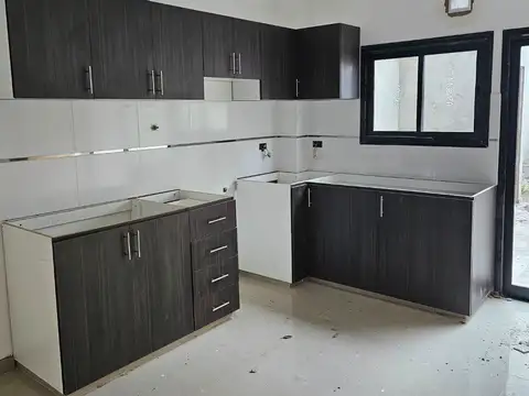 Depto Tipo Casa 4 ambientes con 2 baños