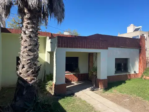 CASA 3 DORMITORIOS + DEPTO 2 DORM | BARRIO LOS BOULEVARES