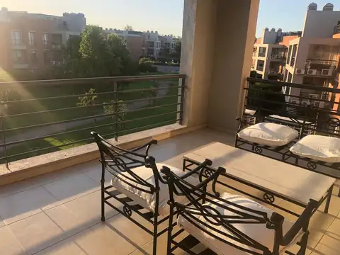 Departamento en Alquiler con 1 cocheras