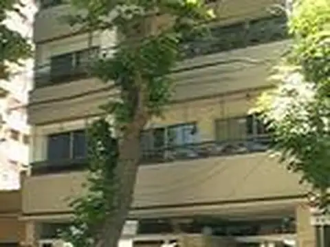 HERMOSO SEMIPISO AL FRENTE,  COCHERA, EXCELENTE UBICACION, A 1 CUADRA DE AV PEDRO GOYENA, Y 3 DE AV RIVADAVIA