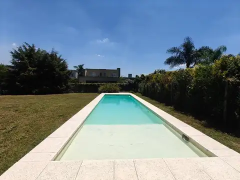 Casa en Venta en Pilar del Este - Santa Guadalupe, USD 220.000