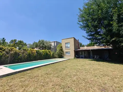 Casa en Venta en Pilar del Este - Santa Guadalupe, USD 220.000