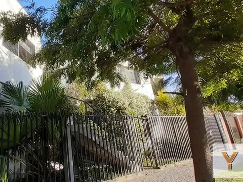 Casa en venta - 5 dormitorios 3 baños - 140mts2 - Ringuelet