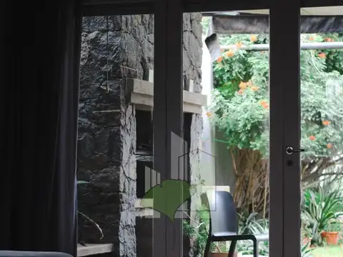 Casa 4 ambientes con pileta, galería y cochera - Quilmes