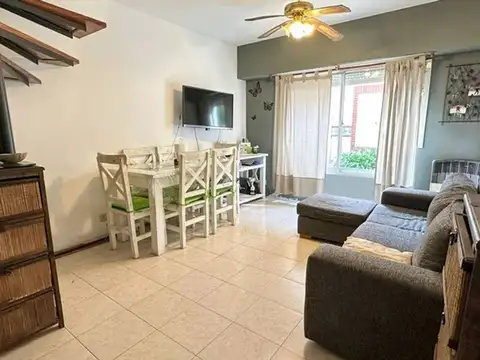 VENTA TRIPLEX RAMOS MEJIA 4 AMBIENTES CON PATIO