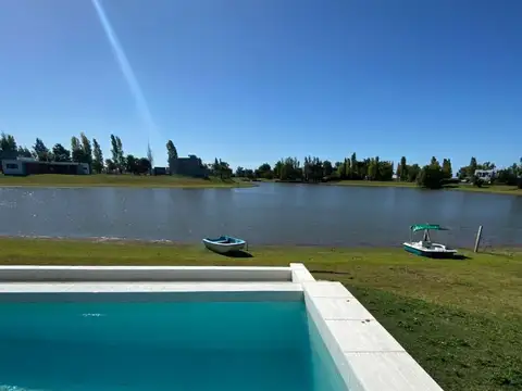 Venta de Casa de 3 dormitorios en Club de Campo La Faustina, en Brandsen