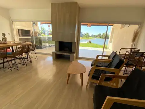 Venta de Casa de 3 dormitorios en Club de Campo La Faustina, en Brandsen