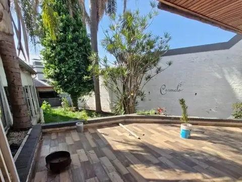 Casona 8 ambientes en alquiler Apto profesional- san justo