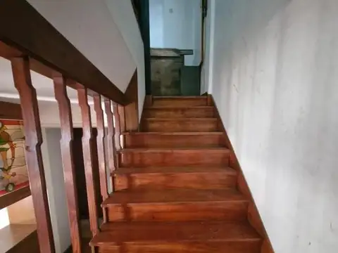 Casa 8 ambientes con 6 baños