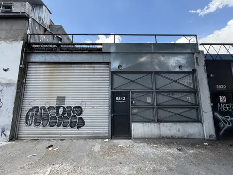 Galpón 498m2. Techo de Losa. Medidor Trifasico. Sobre Avenida.