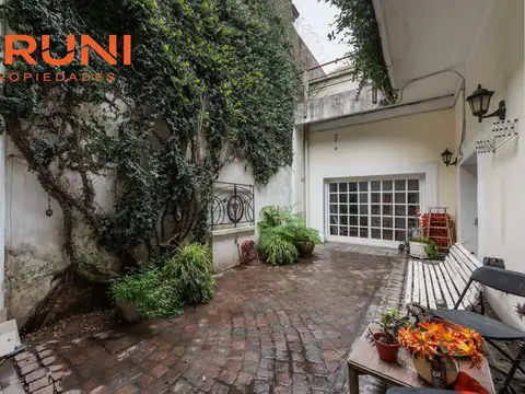 Pedriel al 500 | Barracas | Casa sobre Lote Propio con Patio y Cochera | Venta