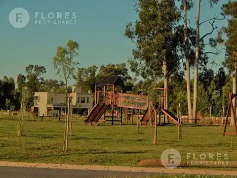 Santo Tomas, Pilar