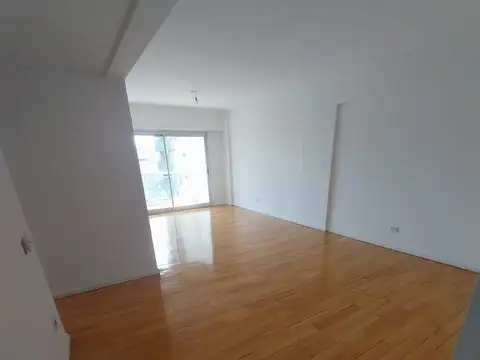 Departamento en alquiler de 3 amb con dos balcones