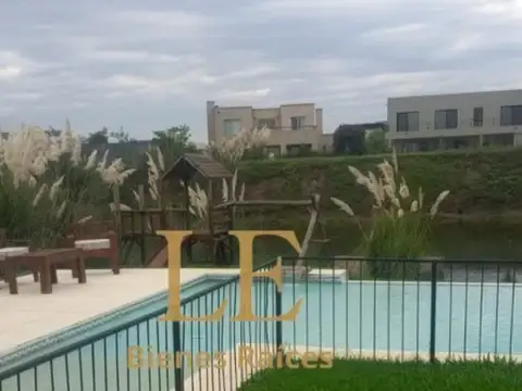 Casa en Alquiler al Este
