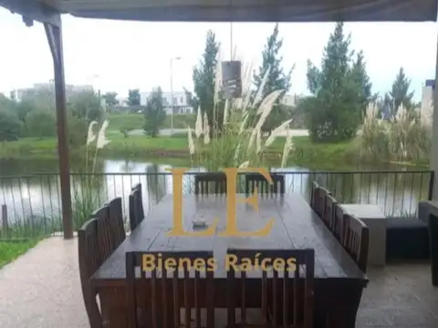 Casa en Alquiler de 5 dormitorios