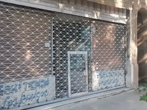 Local 7 x 10 A PASOS DE SUBTE  