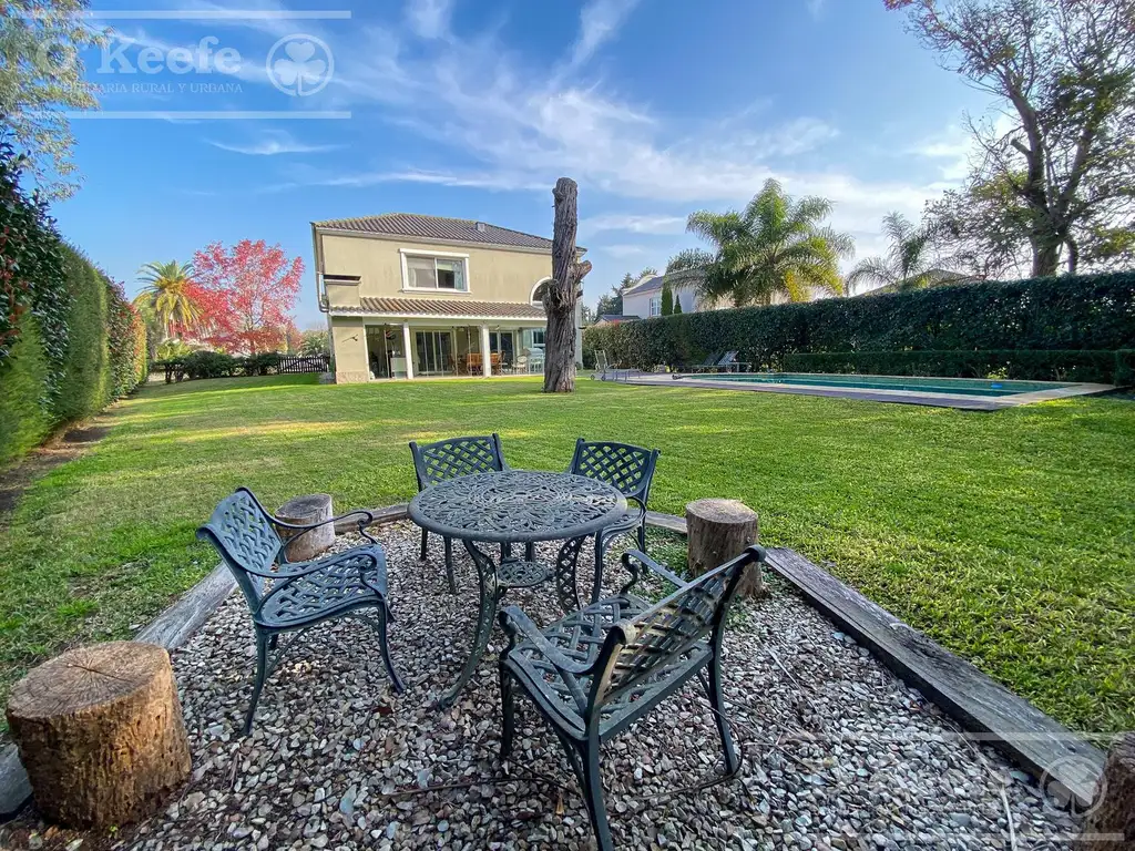 Casa en Venta con cochera