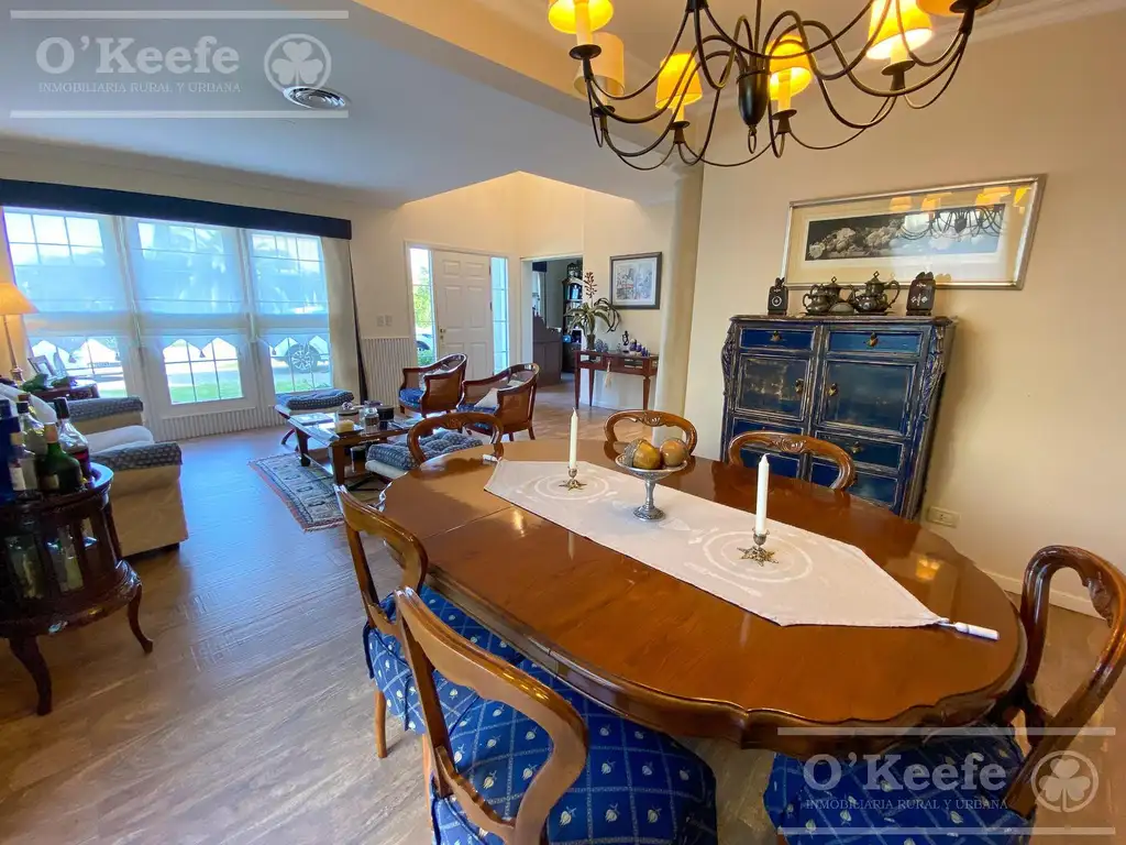Casa en venta de cuatro ambientes con piscina y galería cerrada en Abril Country Club, Hudson. - Foto 14